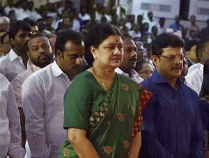 Falsehoods of rebels, rivals: Sasikala on MlAs 'held hostage'