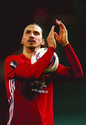 Hat-trick round in Europa