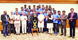 Narendra Modi meets the blind cricket team