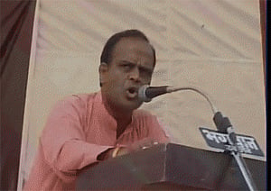 RSS sacks functionary who put bounty on Kerala CM's head