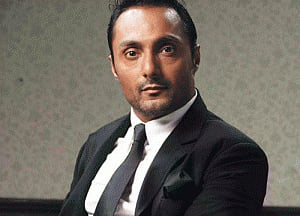 Rahul Bose goes sky high for 'Poorna' promotions