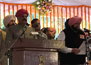 Amarinder takes oath as Punjab CM
