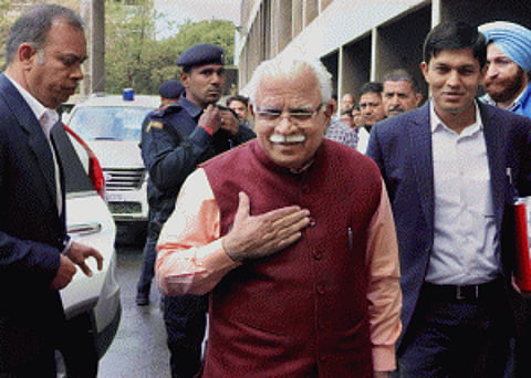 Khattar holds talks with agitating Jat leaders