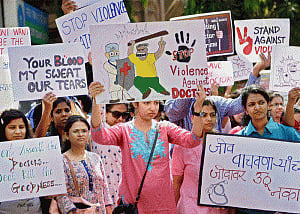 Resident doctors in Maha call off stir; resume duties
