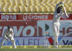 India bowl out Australia for 137, to chase 106 to win 4th Test