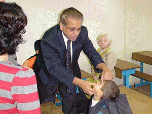 Indian American doctor in US varsity's Hall of Fame