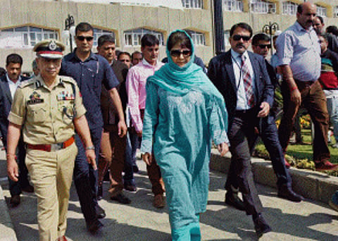 Majority of people want peace in state, says Mahbooba