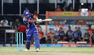 Mumbai opt to bat against Pune in IPl final