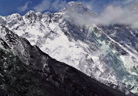 Everest rescuers retrieve bodies of two Indian climbers