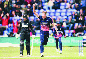 KIWIS' FlIGHT STUNTED BY ENGlAND