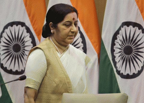 Sushma Swaraj flags off Kailash Mansarovar yatra 2017