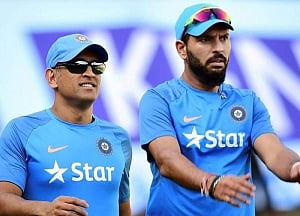 Dravid urges decisive call on Dhoni, Yuvraj's role in team