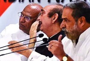 Congress leads Opp to boycott GST launch
