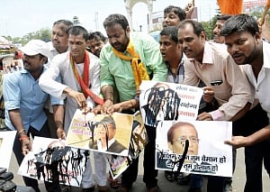 Azam Khan booked for sedition; saffron bodies bay for his blood