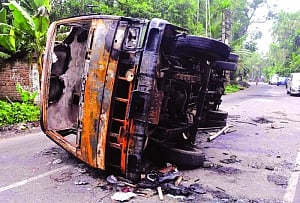 Mamata blocks peace force to tense Basirhat