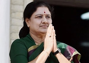 Sasikala jail bribe charge: Top police officer served notice