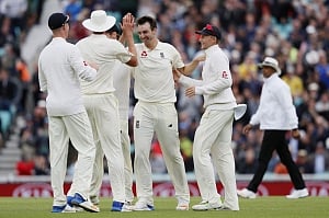 England rip through South African batting