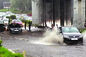 Rakhi ties Capital traffic up in knots