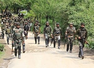 Fresh firing erupts at Shopian encounter site