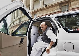 Rajnath reviews security situation in Haryana, other states