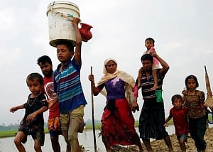 'Hindus join Muslim Rohingyas in seeking refuge in Bangladesh'