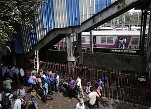Death toll in Ephinstone stampede in Mumbai rises to 23