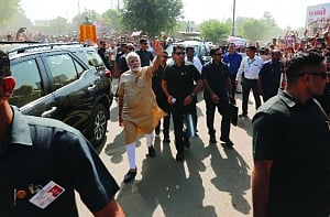 Modi to address 7l BJP workers today