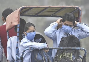 Air quality worsens in Delhi, use of masks advised