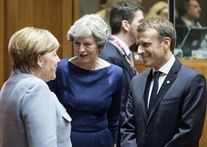 EU leaders approve Brexit trade talks preparations