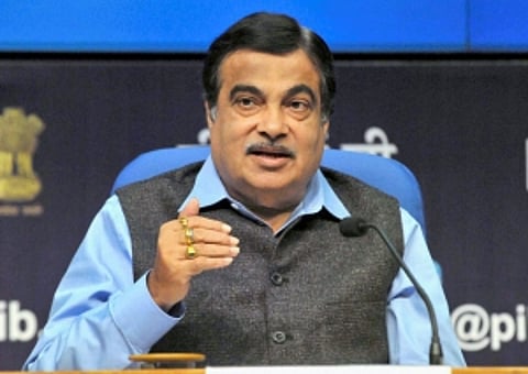 Gadkari asks NHAI to put in abeyance scrapping of road projs