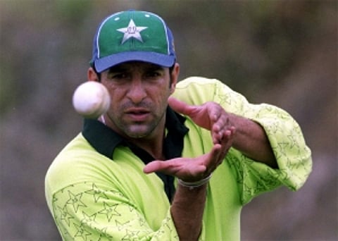 Give up bowling and focus on batting: Akram to Hafeez