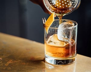 'Middle-aged drinkers in UK should have alcohol free days'