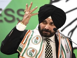 Sidhu to attend Imran Khan's swearing-in