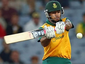 Hendricks' ton on debut powers South Africa to 363-7