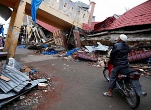 82 killed as powerful quake jolts Indonesia
