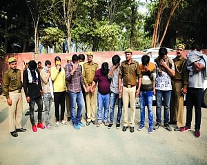 23 held in Noida for running fake Apple, Microsoft centres