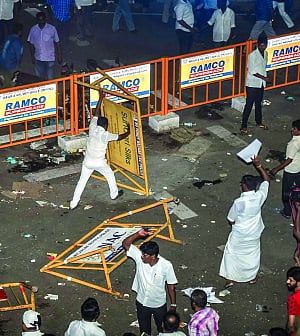 legal battle on resting place for Karunanidhi