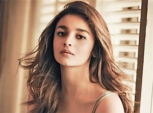 No need to react to marriage rumours: Alia Bhatt