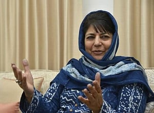 Mehbooba discusses upcoming Panchayat, UlB polls with Guv