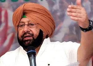 Sidhu's hug to Pakistan Army chief not nice gesture: Punjab CM