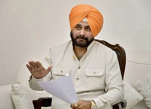 Visit to Pak was not political: Sidhu