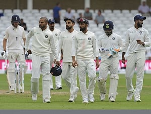 India reduce England to 84/4 at lunch in 3rd Test