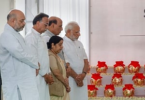 PM, Shah hand urns with Vajpayee's ashes to party chiefs