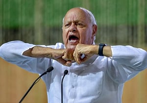 Farooq Abdullah heckled during Eid prayers, says sloganeers his own people