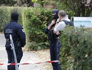 Knifeman kills mother, sister near Paris; IS claims attack