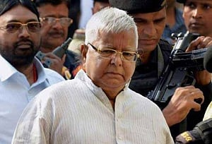 lalu surrenders in Ranchi CBI court