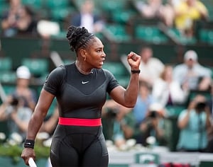 Serena Williams moves on to third round of US Open
