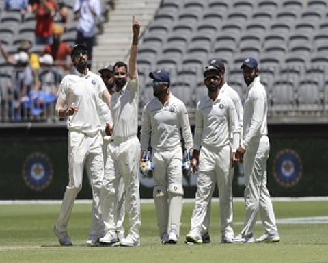 2nd Test: Australia take 233 run lead at lunch on Day 4