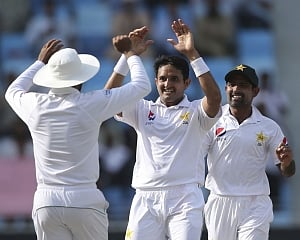 Abbas's triple bring Pakistan closer to win over Australia
