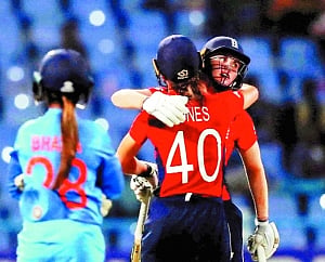 All-round England, Australia set final date